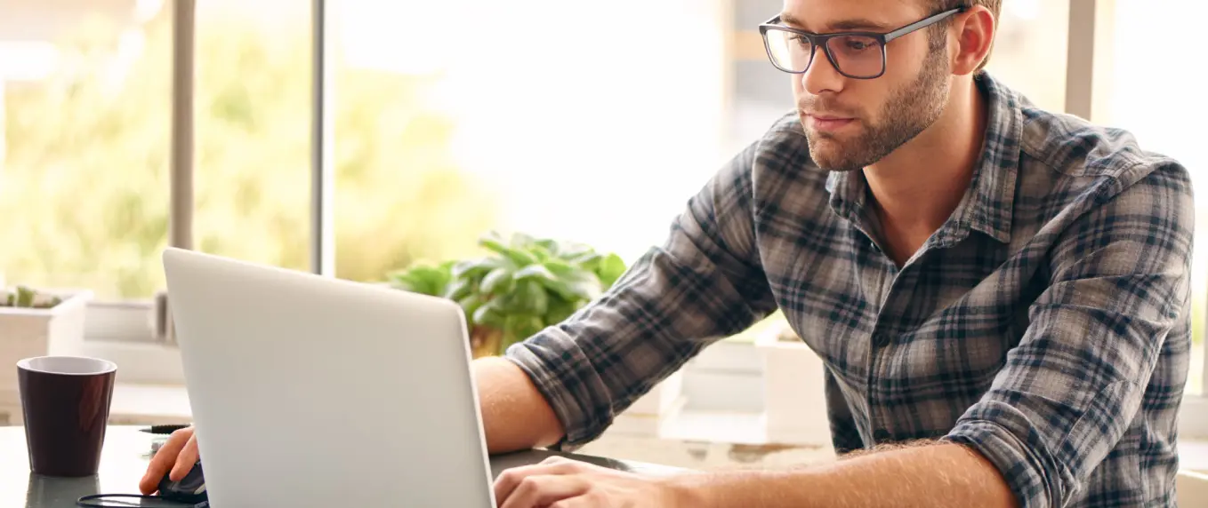 guy-with-laptop